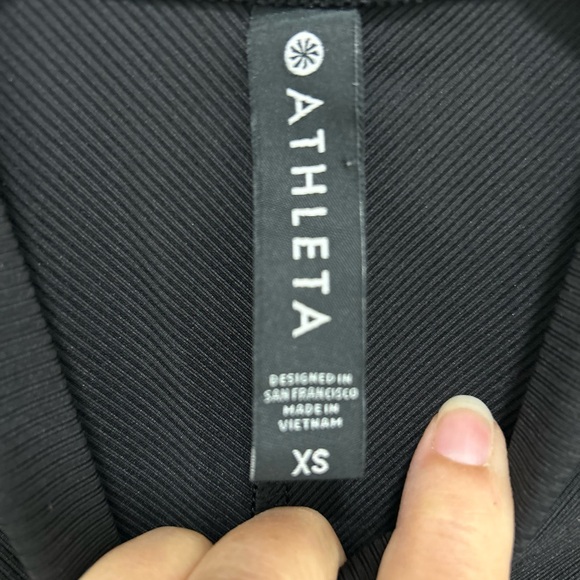 Athleta Bayview Textured Black Sleeveless High Neck Tank Rusched Side XS - Picture 4 of 8